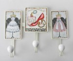 Country wall cloth holder