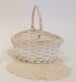 Cesta de mimbre blanca