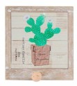 Country wall cloth holder
